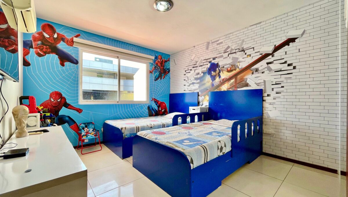 ee0302f7-d806-4733-bac2-54cfb0d00feb